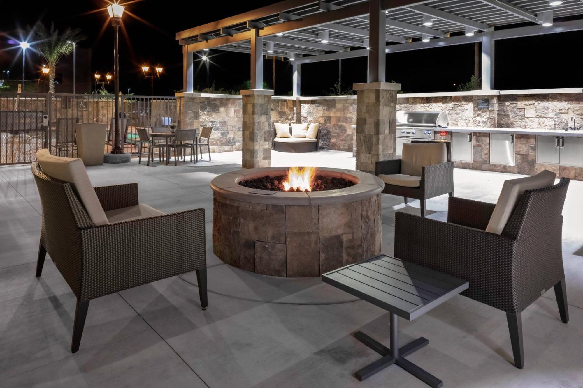 Residence Inn By Marriott Phoenix Mesa East Bagian luar foto